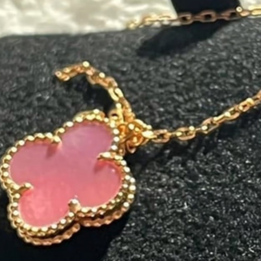 OBO~ Elegant Gold and Pink Clover Pendant Necklace 18KGP